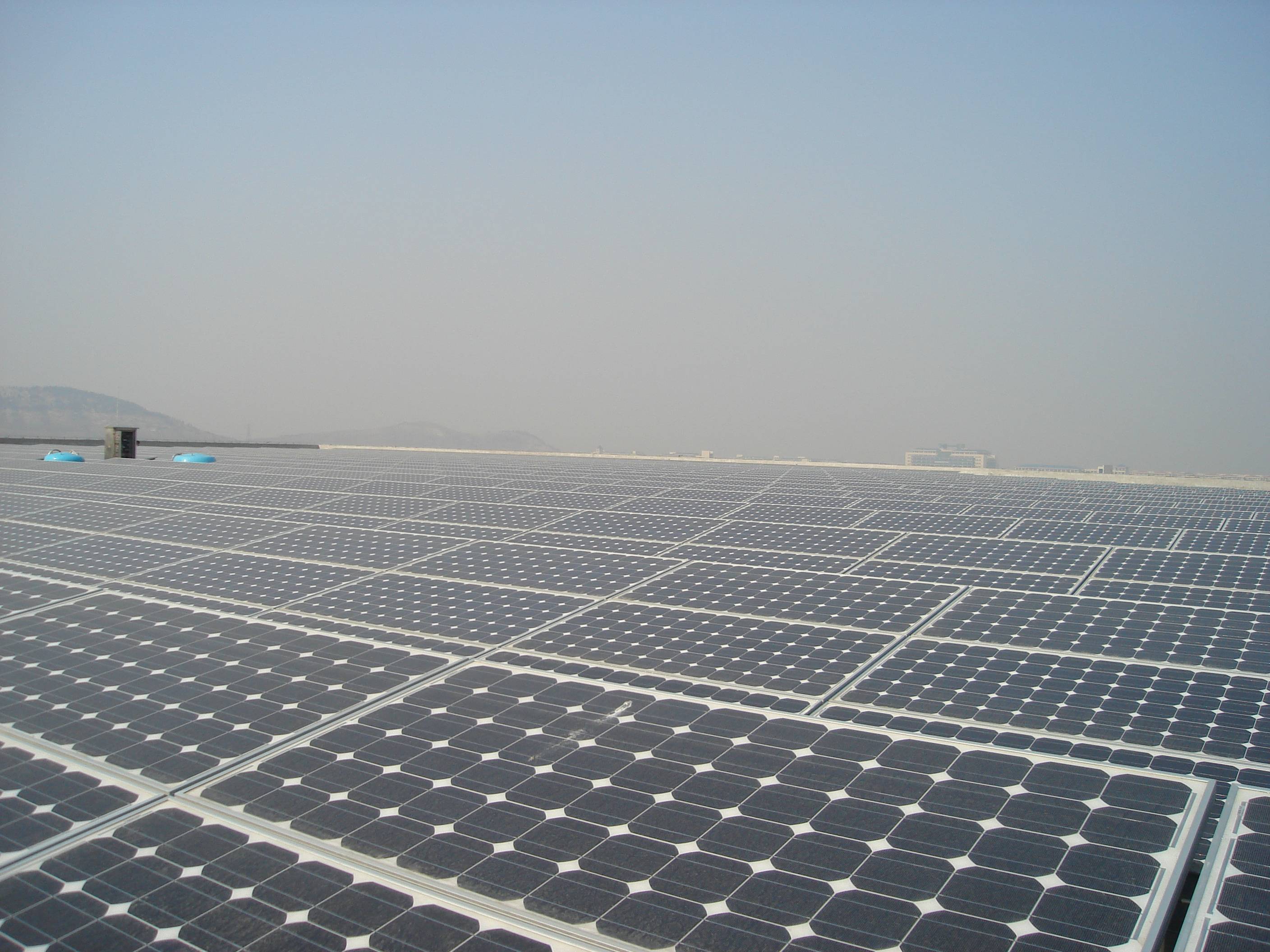 公司建設(shè)的2MW光伏電站(圖1)